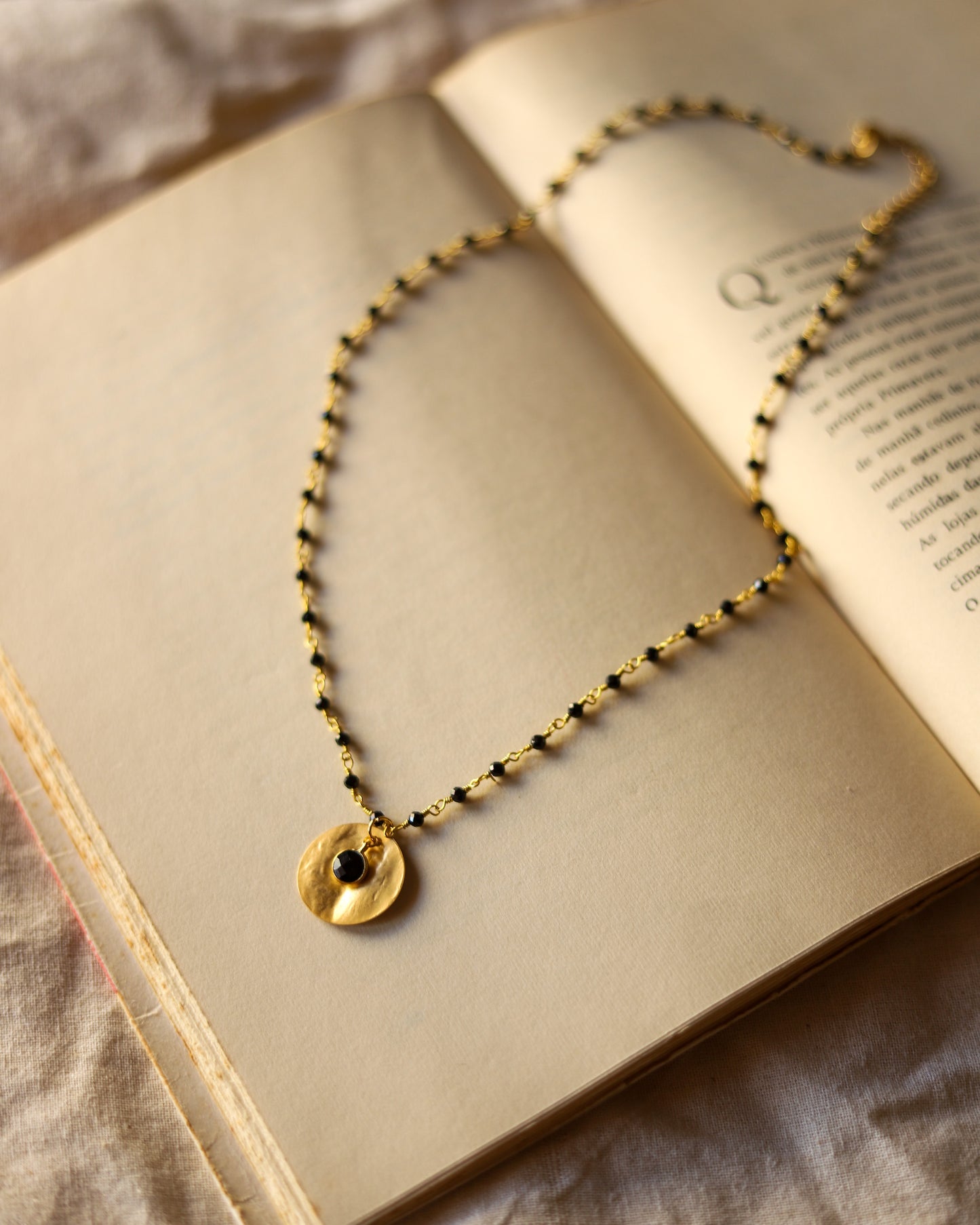 Green Verona Beladona Necklace