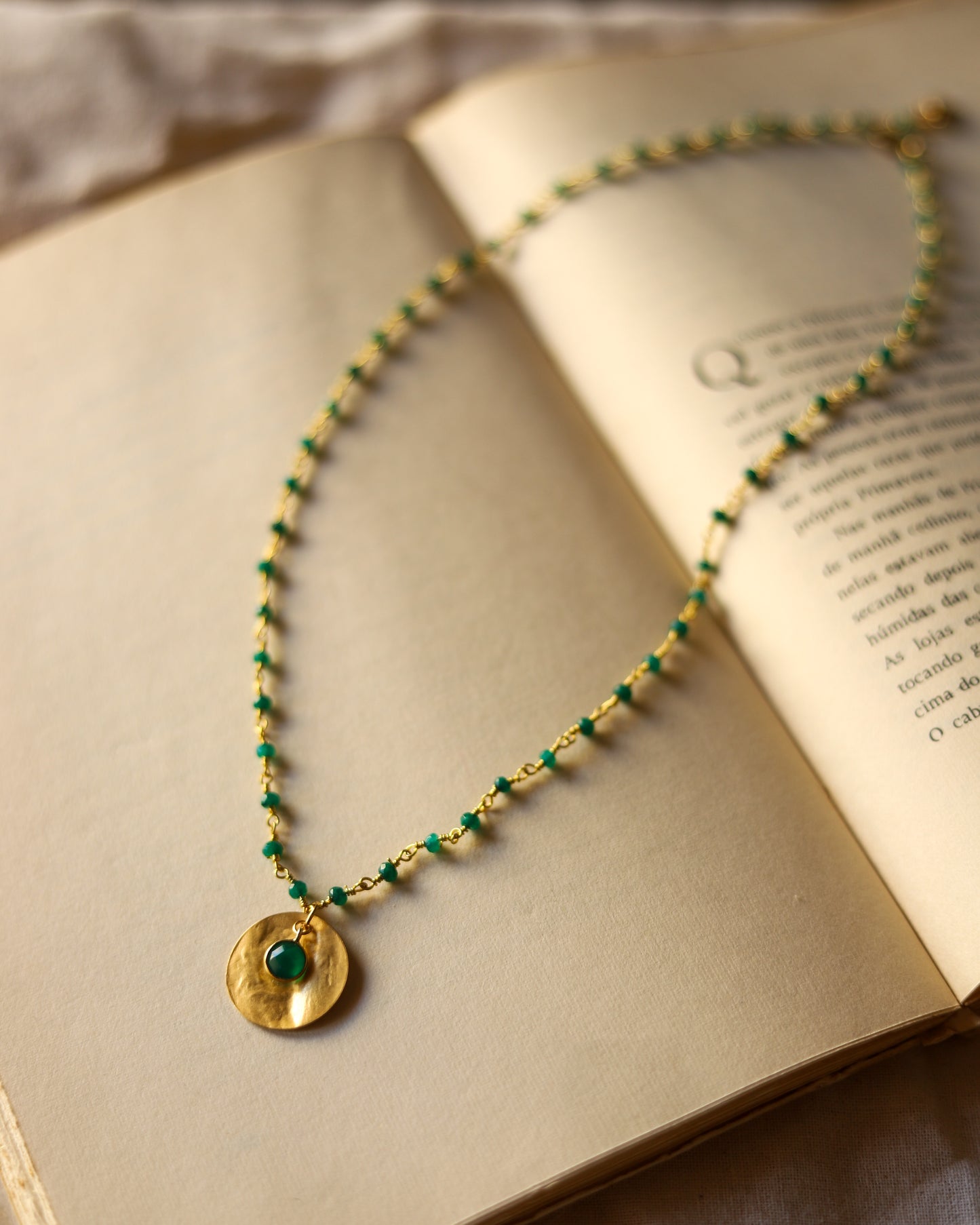 Green Verona Beladona Necklace