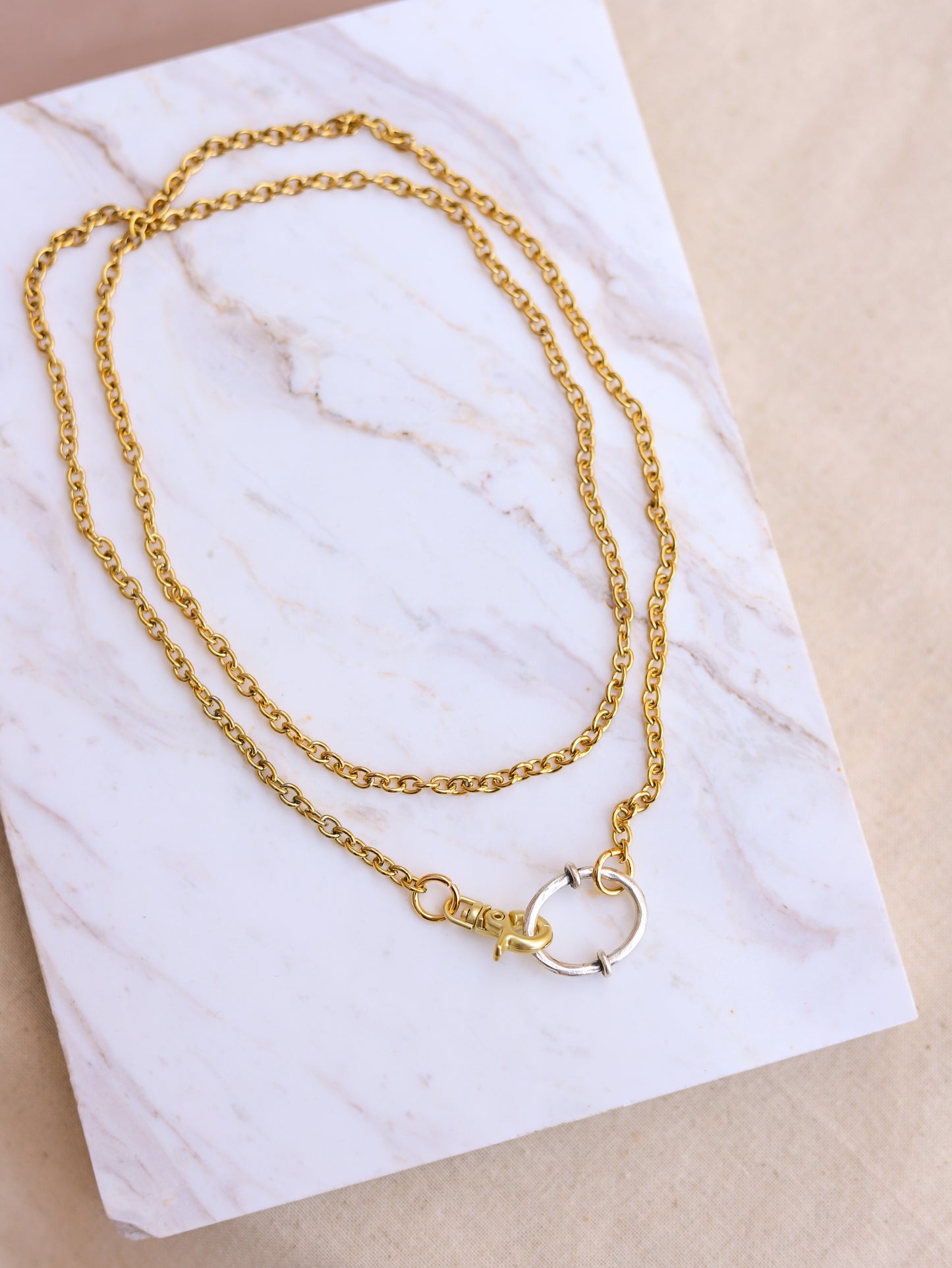 Colar comprido fecho em prateado