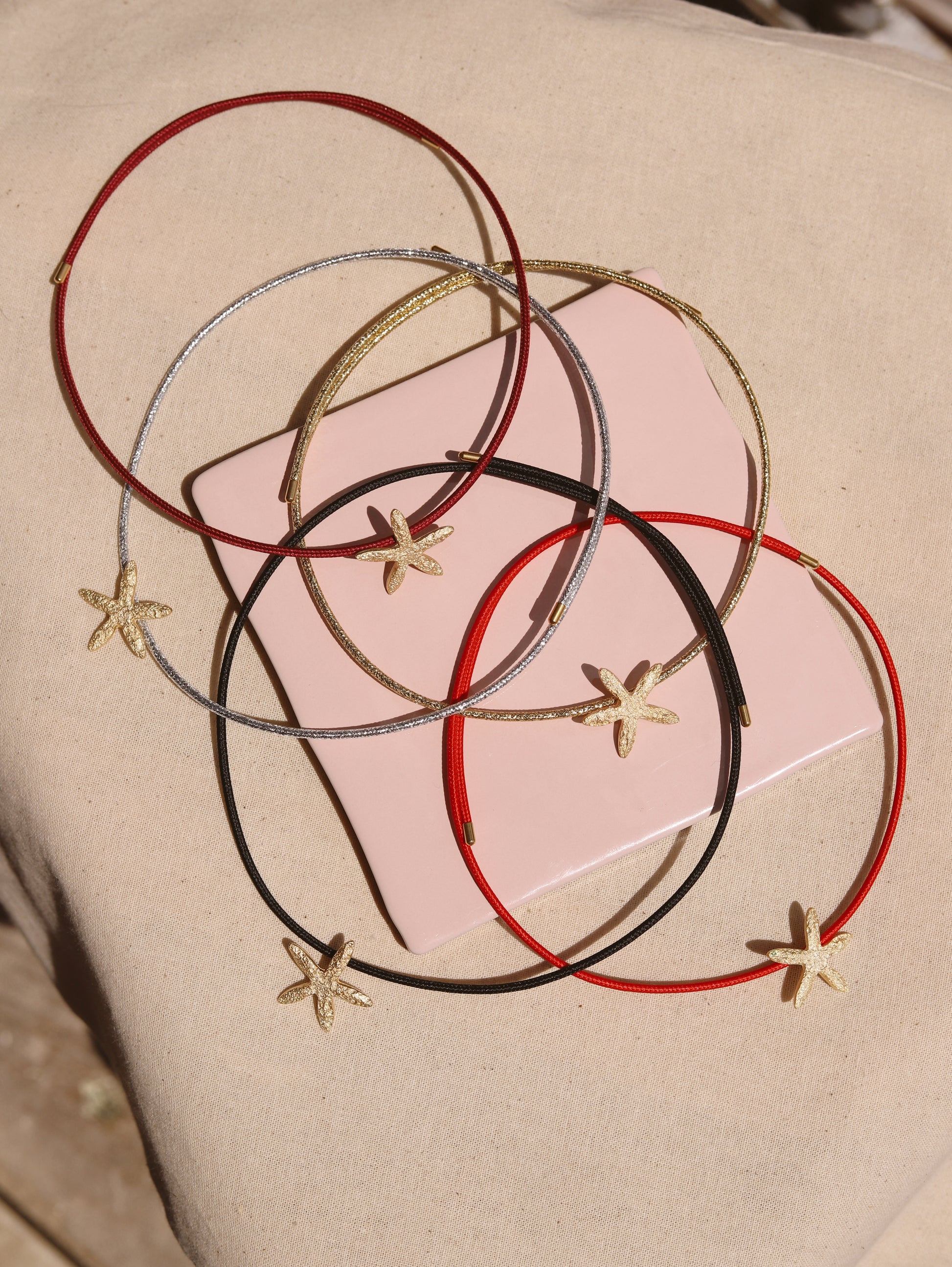 Colar magnético estrela (várias cores)
