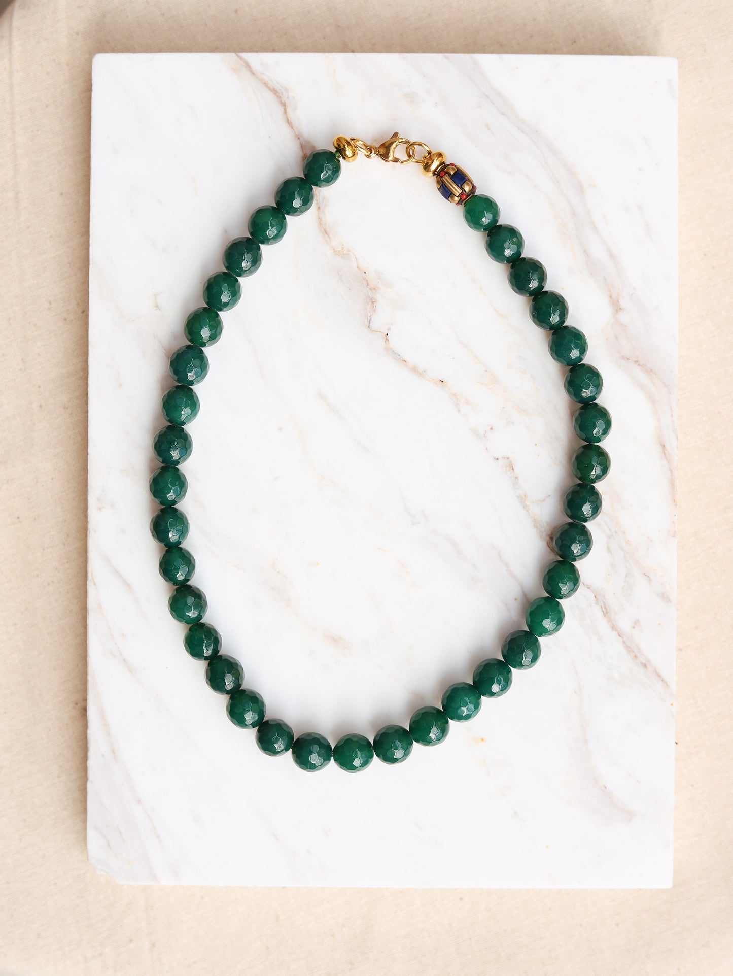 Colares de pedras naturais