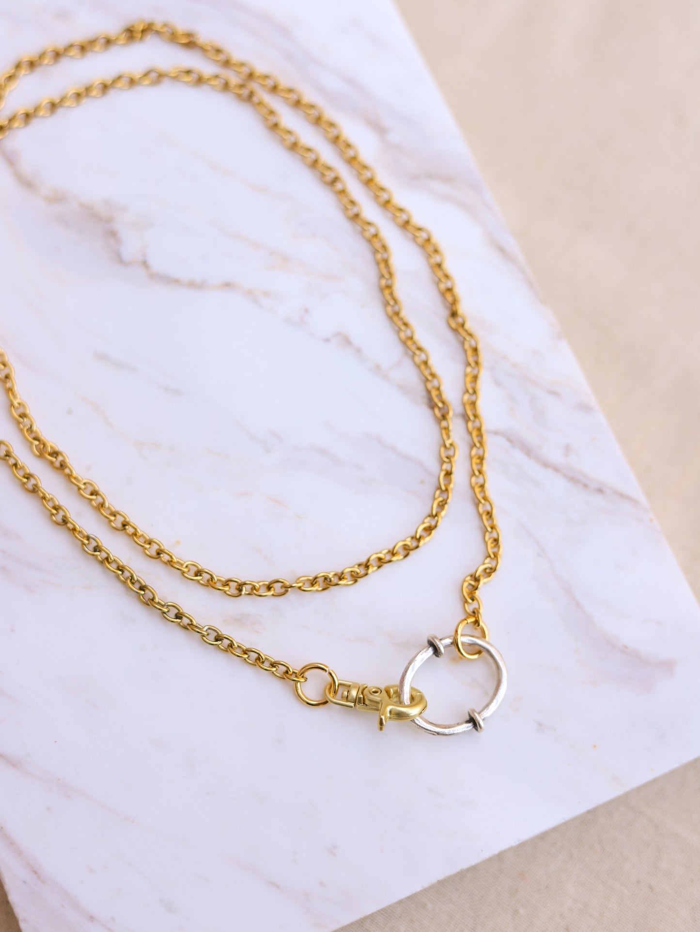 Colar comprido fecho em prateado