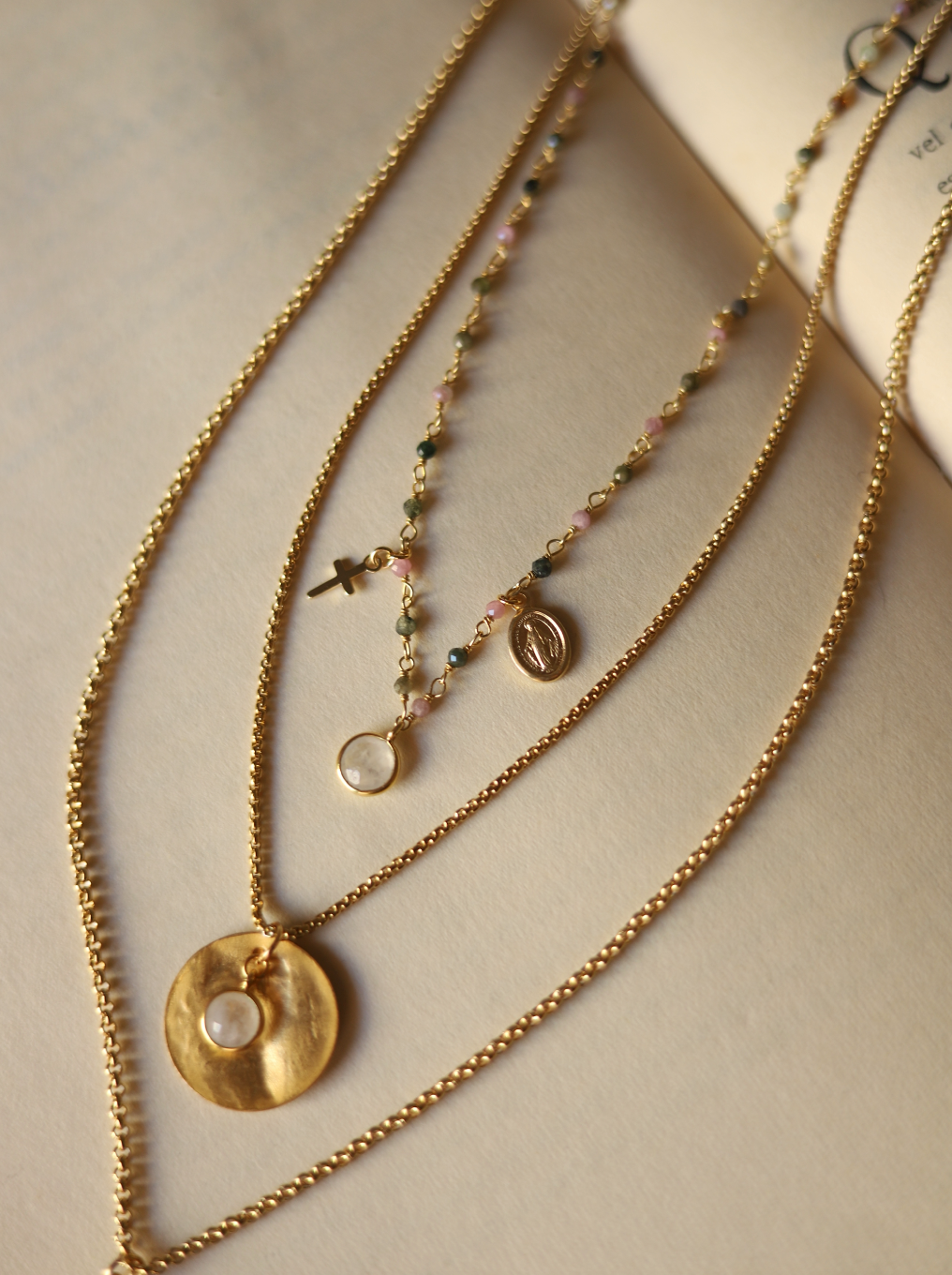 Set Our Lady (moonstone)