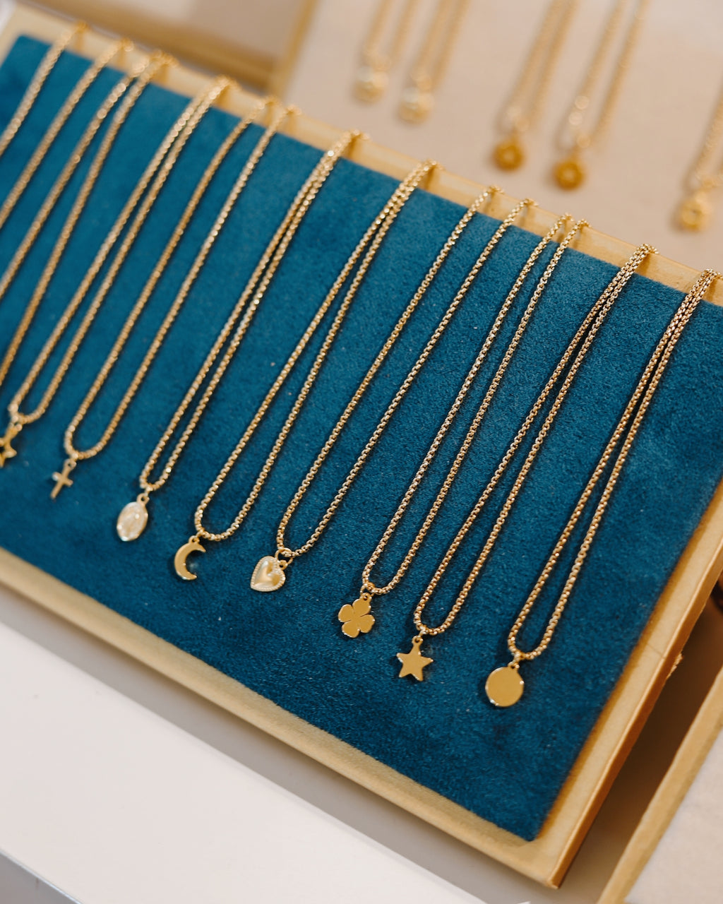 Minimal Necklace
