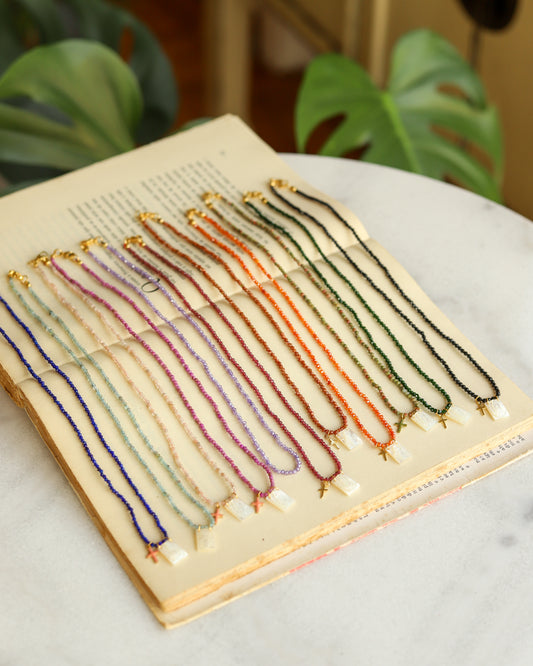 Colar Minimal Stone Escapulário